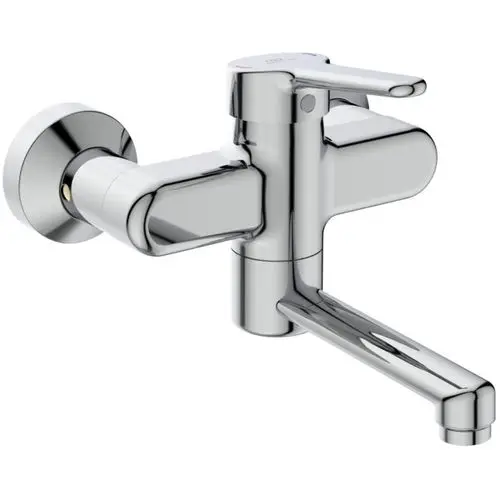Wandarmatur aus Chrom von Ideal Standard mit einem langen Auslauf und einem Einhebelgriff zur Temperaturregulierung. Kompakte Bauweise für eine einfache Montage.